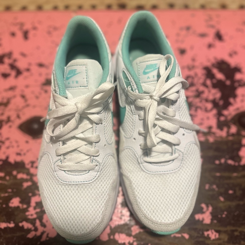 White and teal Women’s NIKE Airmax Sz 7.5 - Picture 3 of 9